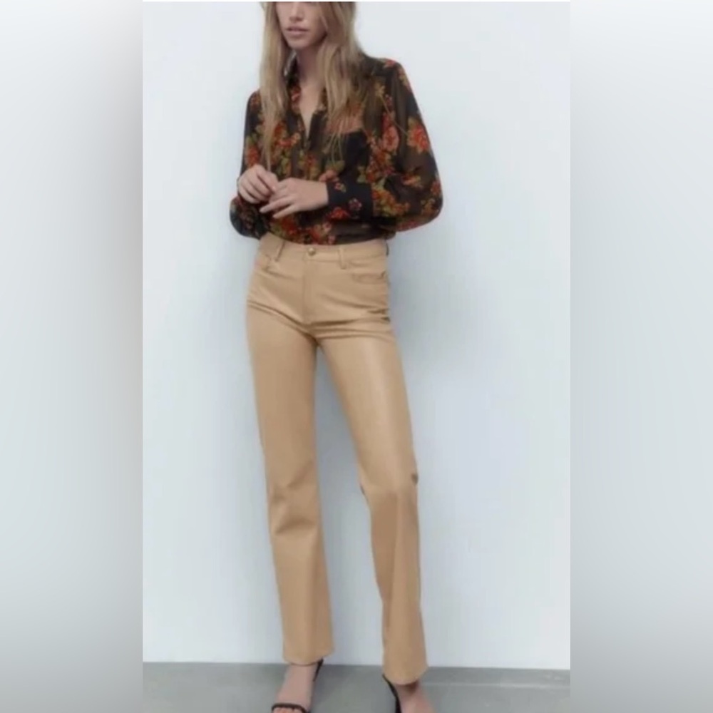 ZARA Faux Vegan Leather High Waisted Mom Fit Straight Pants‎ in Camel Size 4